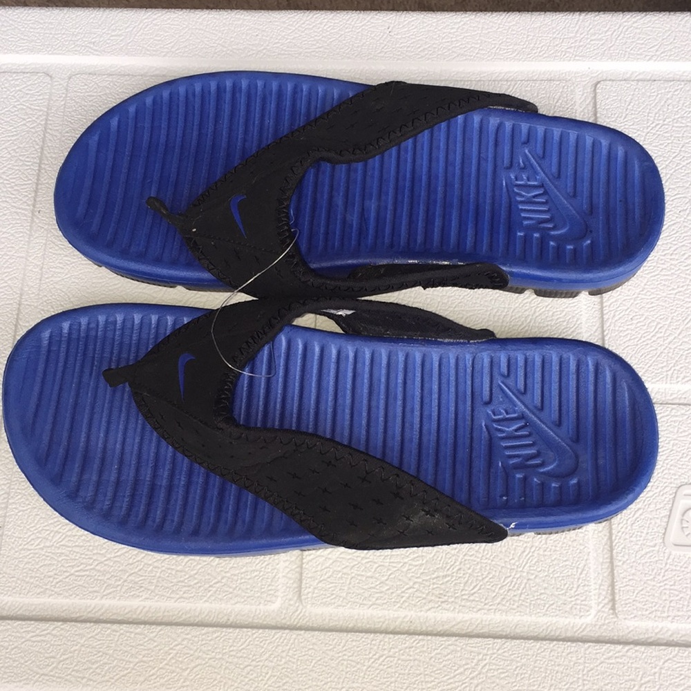 Nike Sandels